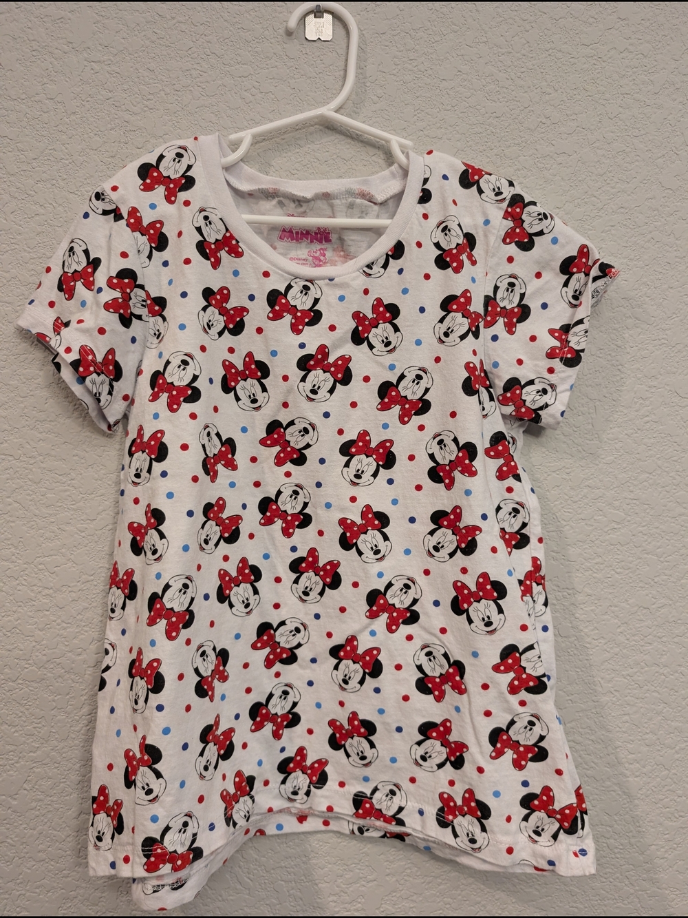 Disney Minnie Mouse Kid's Sz 10-12 White Tee with Pink and Red Accents Summer